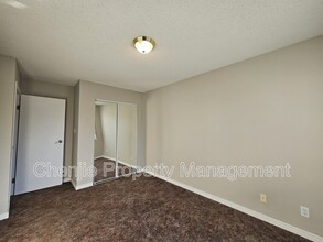 25 Akinsdale Gardens in St. Albert, AB - Building Photo - Building Photo