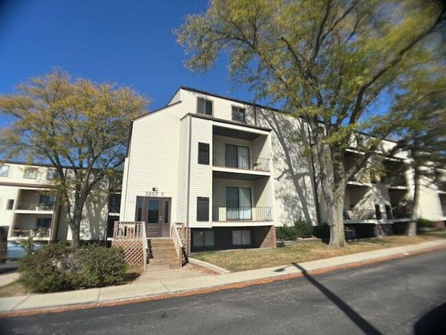 property at 3207 W Willow Knolls Dr