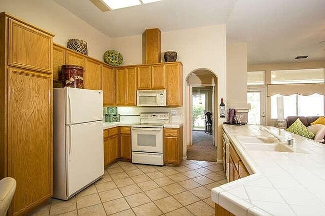 447 Elegance Pl in Folsom, CA - Foto de edificio - Building Photo