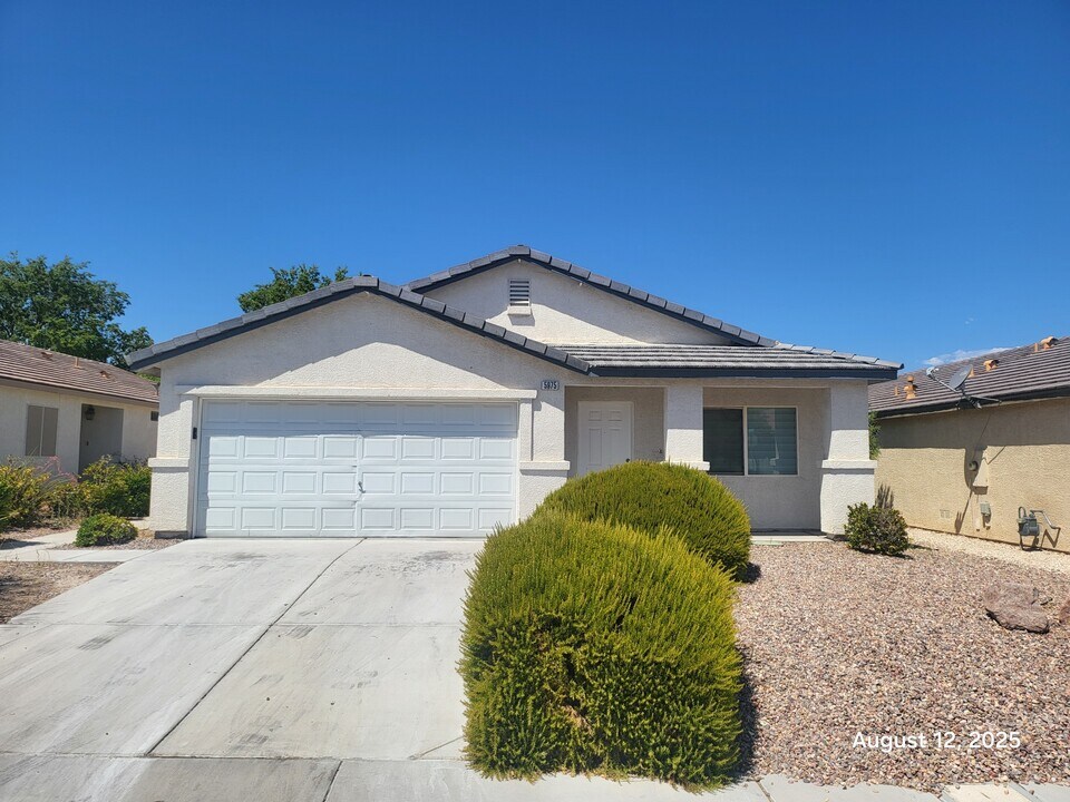 5975 S Belcastro St in Las Vegas, NV - Building Photo