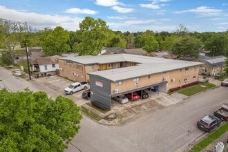 4811 Oakland St in Houston, TX - Building Photo - Building Photo