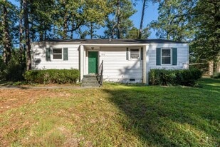 2416 Dickey Rd in Augusta, GA - Building Photo