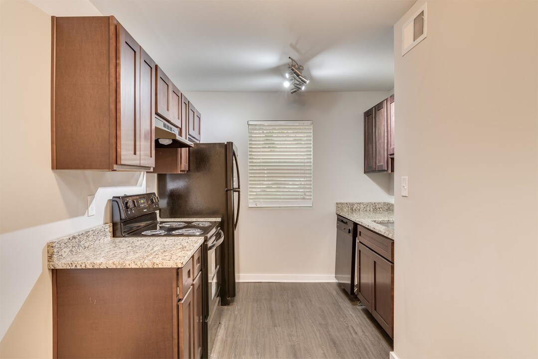 1111 Westview Dr SW-Unit -1111-03 in Atlanta, GA - Building Photo