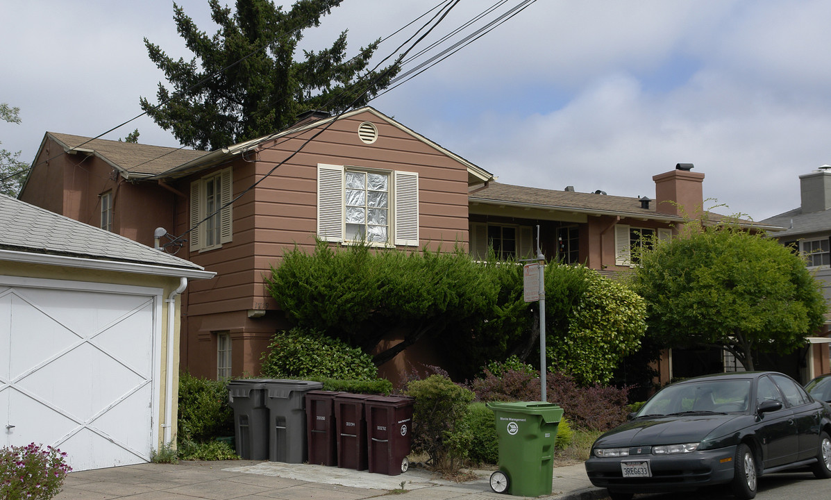 1719 Clemens Rd in Oakland, CA - Foto de edificio