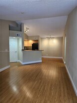 731 Vista Isles Dr in Plantation, FL - Building Photo