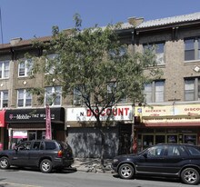 60-35 Myrtle Ave in Flushing, NY - Building Photo