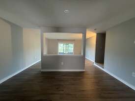 5201 Atlantic Blvd, Unit Colonial Point Unit 295 in Jacksonville, FL - Building Photo