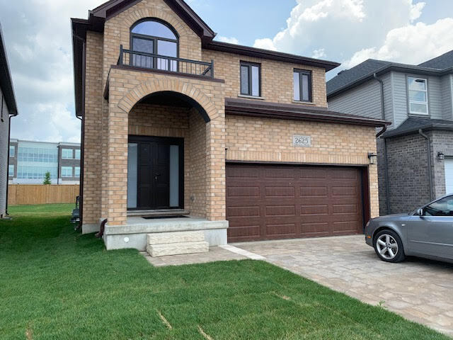 Executive 3 Bedroom Home for Rent in North London – Fox Hollow in London, ON - Building Photo - Building Photo