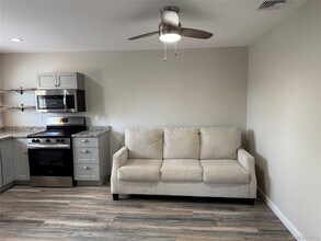 341 Main St in Islip, NY - Building Photo - Building Photo