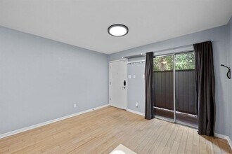 3204 Menchaca Rd in Austin, TX - Building Photo - Building Photo