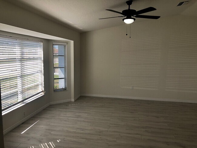 3098 Beacon Dr in Port Charlotte, FL - Building Photo - Building Photo