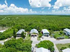 29283 Coconut Palm Dr in Big Pine Key, FL - Building Photo