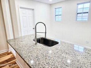 5359 Kingsbury St in Jacksonville, FL - Building Photo - Building Photo