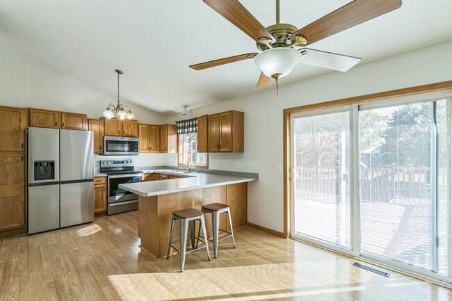 1008 Oak St in Farmington, MN - Building Photo - Building Photo