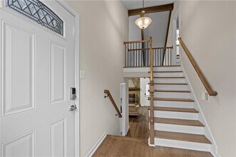 2400 Salem Dr in Marietta, GA - Building Photo - Building Photo