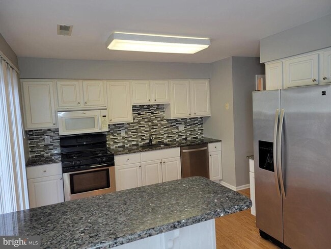 property at 2904 Saxony Dr