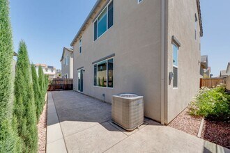 3421 Magnolia Wy in Folsom, CA - Building Photo - Building Photo