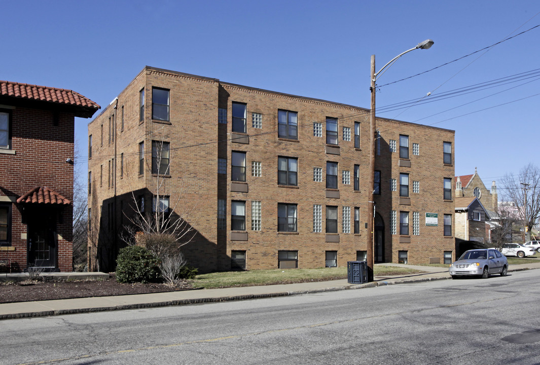 Brentwood Arms in Pittsburgh, PA - Foto de edificio