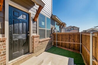 719 Harvest Moon Dr in Venus, TX - Building Photo - Building Photo