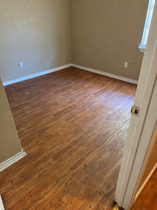 750 Bonham St in Paris, TX - Building Photo