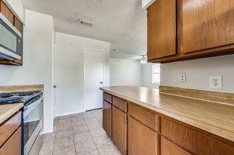 2438 W Northgate Dr in Irving, TX - Building Photo - Building Photo