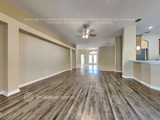 1922 Raven Manor Dr in Dover, FL - Building Photo - Building Photo