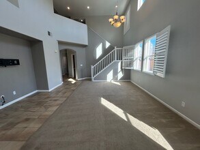 212 Riverbend Ln in Waterford, CA - Building Photo - Building Photo