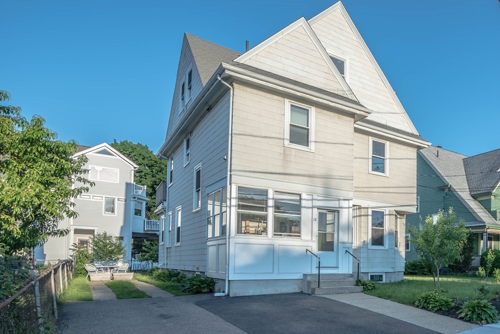 16 Walker St-Unit -1 in Newton, MA - Foto de edificio