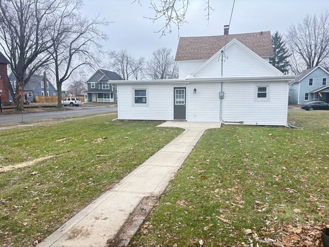 1331 Stophlet St in Fort Wayne, IN - Building Photo - Building Photo