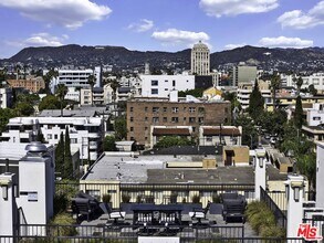 845 S St Andrews Pl in Los Angeles, CA - Foto de edificio - Building Photo