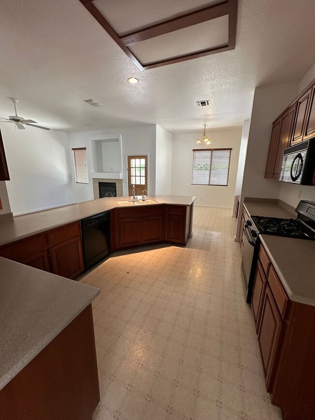 2165 Erickson Cir in Stockton, CA - Building Photo - Building Photo