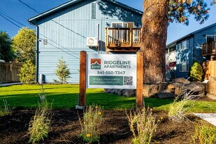 462 NE Dekalb Ave in Bend, OR - Building Photo