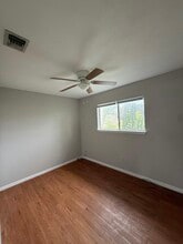 1690 Hofheinz St in San Marcos, TX - Building Photo - Building Photo