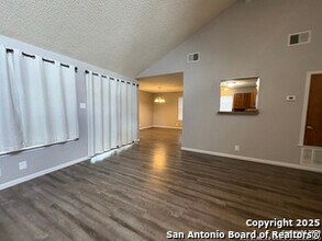 13911 Hohmann Ct in San Antonio, TX - Foto de edificio - Building Photo