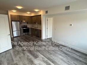 320 Mills Rd in Kelowna, BC - Building Photo - Building Photo