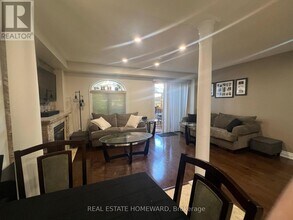 1129 Hickory Hollow Glen in Mississauga, ON - Building Photo - Building Photo