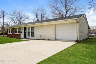 10610 Grafton Hall Rd in Louisville, KY - Building Photo - Building Photo