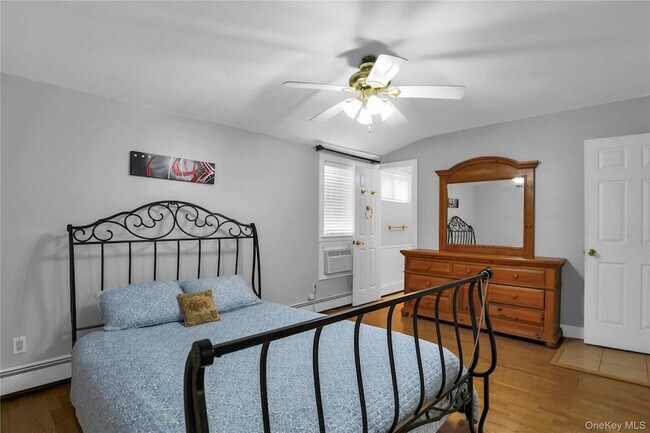 16 Fraternity Ln in Stony Brook, NY - Building Photo - Building Photo