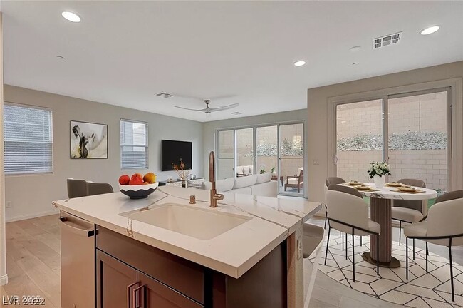 property at 31 Castleton Tower Ct