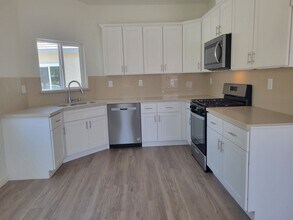 8414 Grandy St in Bakersfield, CA - Building Photo - Building Photo