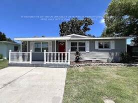 11678 104th St in Largo, FL - Building Photo