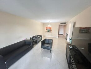 9430 Tangerine Pl in Davie, FL - Building Photo - Building Photo