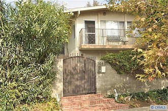 16411 W Sunset Blvd in Pacific Palisades, CA - Building Photo - Building Photo