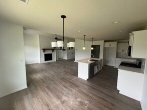 663 N Montego St in Nixa, MO - Building Photo - Building Photo