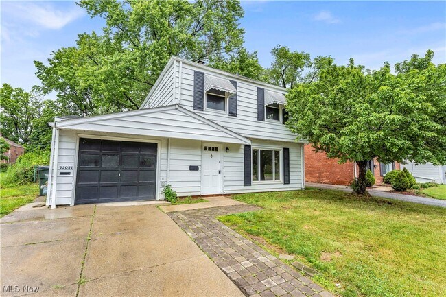 22051 Bruce Ave in Euclid, OH - Building Photo - Building Photo