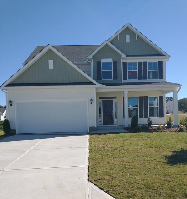 property at 14 Gallop rein Cir