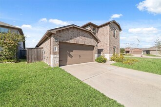 5615 Cedar Cres Ct in Richmond, TX - Foto de edificio - Building Photo