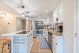 6511 Enchanted Valley Dr in Reno, NV - Building Photo - Building Photo