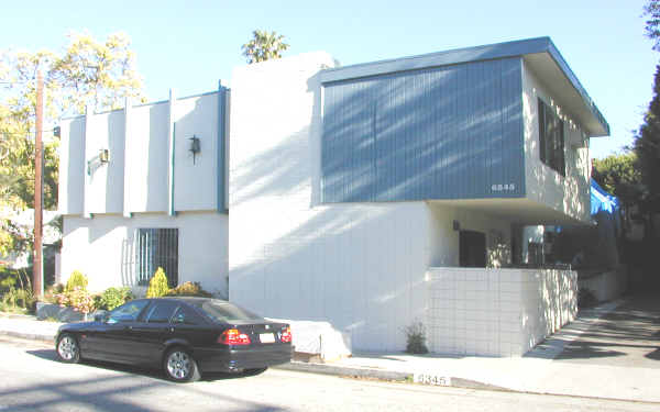 6345 Primrose Ave in Los Angeles, CA - Foto de edificio