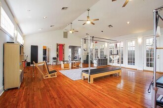 108 W 10th 1/2 St in Houston, TX - Building Photo - Building Photo